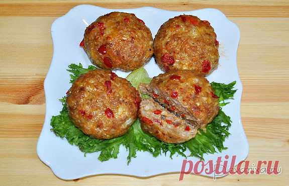 Запеченные котлеты со сладким перцем и сыром