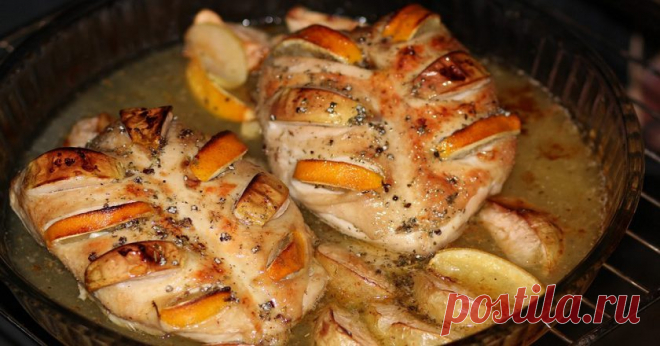 Восхитительно вкусная куриная грудка с яблоками Представляем вашему вниманию рецепт очень вкусного блюда, которое покорит всех.  Такая куриная грудка получается сочной, ароматной и имеет особый неповторимый вкус. Имея под рукой самые простые ингредиенты, вы...