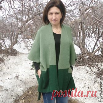 Мастер-класс по вязанию кардигана-накидки на машинке Предлагаю вам описание модели жакета-накидки. Размер: универсальный, от 50 и выше. Пряжа: полушерсть 322 в бобинах. Переплетение: ластик. Плотность вязания : ластик PL 1** ( т.е. почти двоечка).