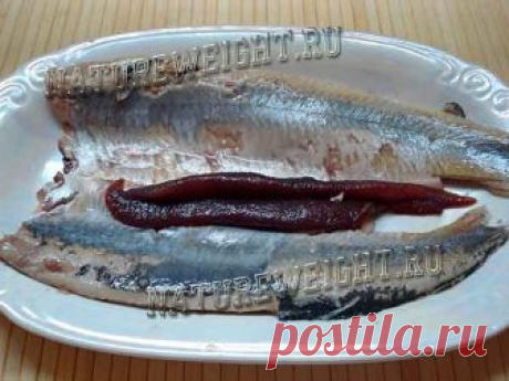 Как вкусно посолить селедку в домашних условиях в рассоле целиком: рецепт с фото