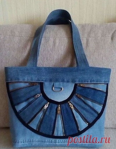 Джинсовые сумки всегда в тренде. Подборка идей для любителей шитья.
#шитье #сумки #выкройки