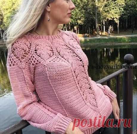 Женский пуловер крючком с красивой кокеткой.