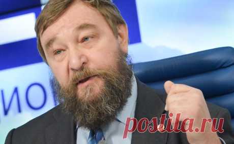 Разработчика суперкомпьютеров Абрамова попросили поместить в психбольницу. Абрамов возглавлял Институт программных систем им. Айламазяна РАН и руководил программами по разработке суперкомпьютеров. Его обвиняют в финансировании экстремистской организации и ходатайствуют о помещении в психбольницу