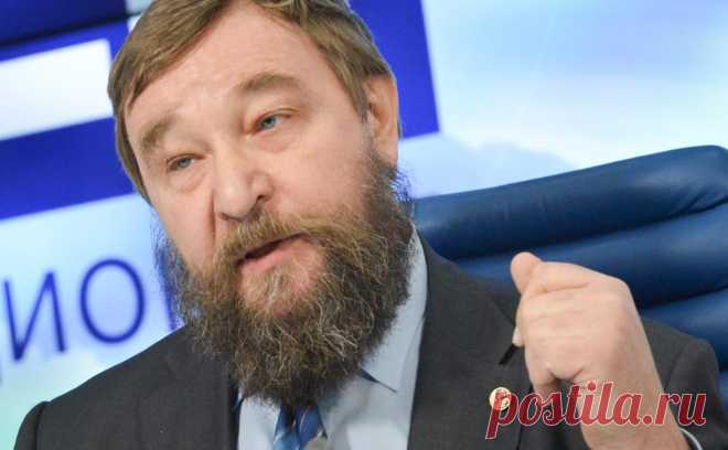 Разработчика суперкомпьютеров Абрамова попросили поместить в психбольницу. Абрамов возглавлял Институт программных систем им. Айламазяна РАН и руководил программами по разработке суперкомпьютеров. Его обвиняют в финансировании экстремистской организации и ходатайствуют о помещении в психбольницу