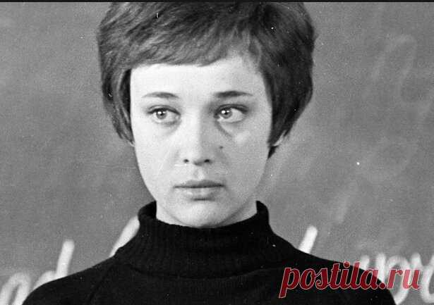 ​​Ирина Печерникова: жизнь за границей сделала её совсем другим человеком. Она стала по-настоящему счастливой, когда уже ничего не ждала | Наедине с кумиром | Дзен