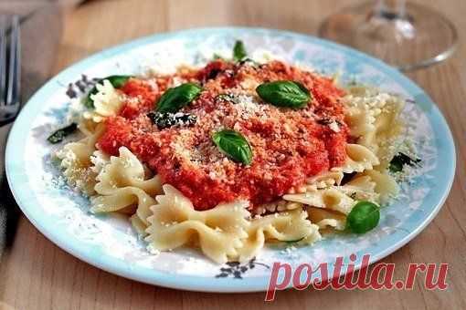 Как приготовить макароны фарфалле с томатно-сырным соусом - рецепт, ингридиенты и фотографии