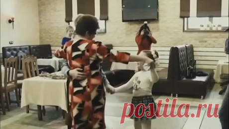 Парень всех женщин расстрогал????Молодец, красиво и душевно????