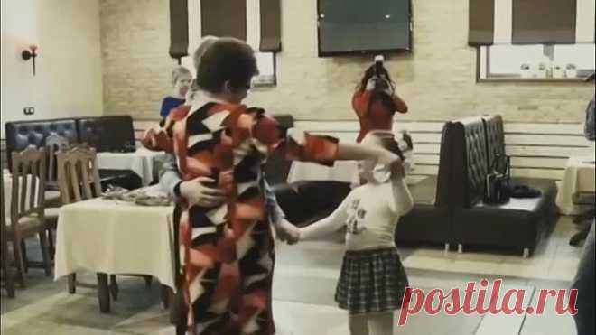 Парень всех женщин расстрогал????Молодец, красиво и душевно????