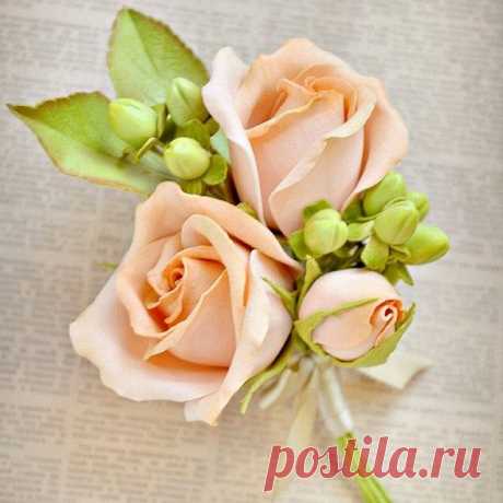 Бутоньерка для жениха.
#цветы #фоамиран #свадьба #бутоньерка #жених #розы #flowers #wedding #fasion #fom #foamiranflower #roses #beautiful