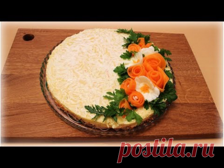 Новогодний салат из курицы и ананаса . Очень вкусный .