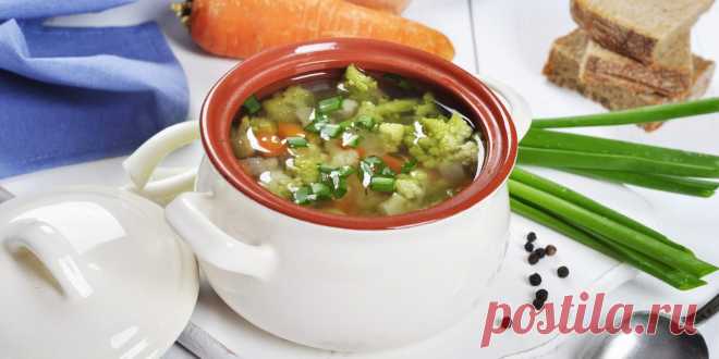 Постный суп с фасолью, брокколи и грибами - Лайфхакер