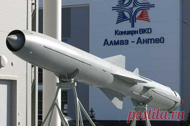 В ВВС Украины признали, что ракеты «Оникс» неуязвимы для украинской ПВО. Перед ударом по цели они опускаются очень низко, выходя из зоны поражения систем ПВО.