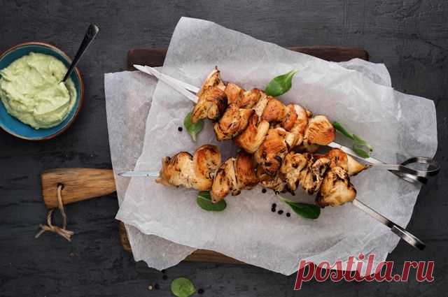 Как сделать сочный шашлык из куриной грудки? «АиФ-Кухня» отвечает на популярные вопросы читателей.(***)