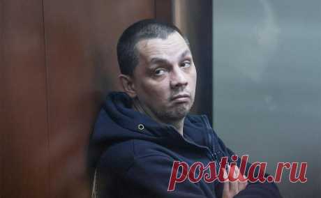 Суд отправил в психбольницу фигуранта дела по покушению на Соловьева. Второй Западный окружной военный суд освободил от наказания 43-летнего жителя Москвы Василия Стрижакова — фигуранта уголовного дела о подготовке убийства тележурналиста Владимира Соловьева, — но отправил его на принудительное лечение в психбольницу.