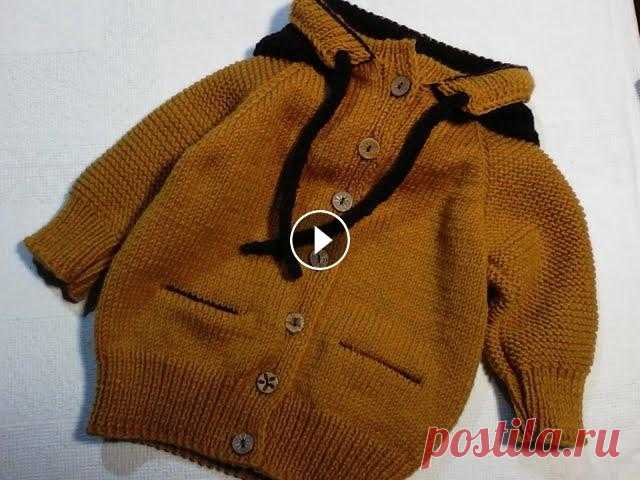 детский кардиган с капюшоном вязаный спицами прорезной карман Детский кардиган с капюшоном и прорезными карманами. На возраст 2-4 года. Пряжа АLIZE LANAGOLD 100 грамм. 240 метров 49% шерсть 51% акрил Расход пряжи...