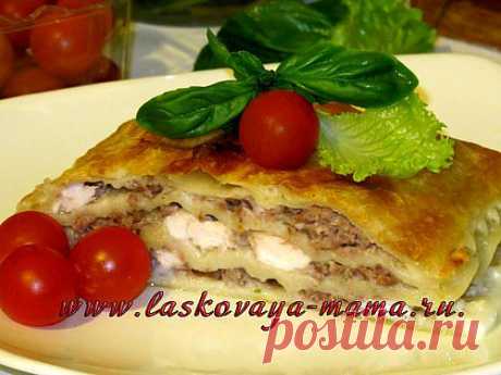Слоеный бюрек с мясом.