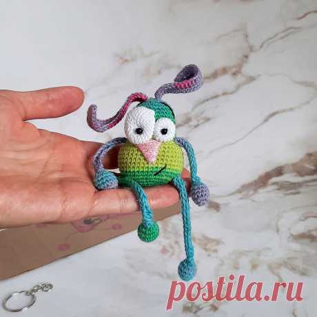 PDF Пучеглазик крючком. FREE crochet pattern; Аmigurumi toy patterns. Амигуруми схемы и описания на русском. Вязаные игрушки и поделки своими руками #amimore - зверюшки, зайка и котик, заяц с котом, зайчик, кролик, зайчонок, котёнок, крольчонок.