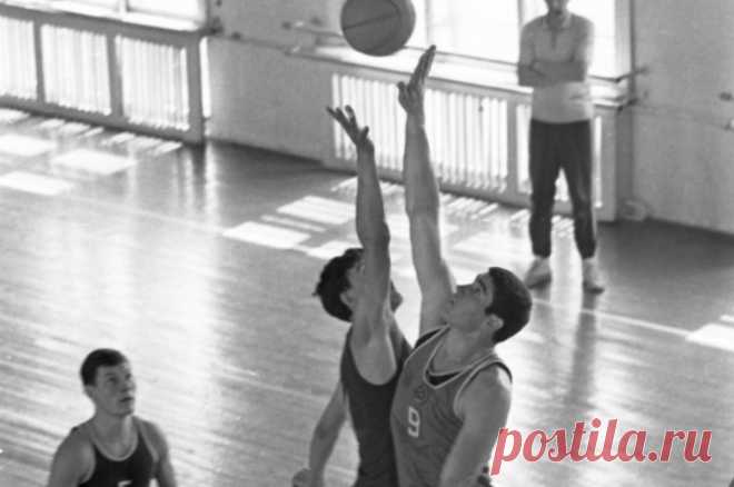 Умер олимпийский чемпион по баскетболу Анатолий Поливода. Спортсмен скончался в возрасте 76 лет.
