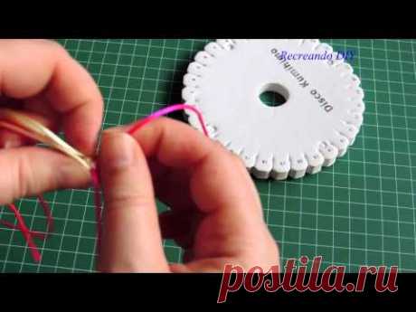 Tutorial como hacer una pulsera con kumihimo redondo dos colores.