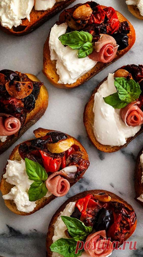 This delicious bruschetta recipe with seared cherry tomatoes, roasted garlic and burrata is the most decadent antipasto at your Italian dinner party, the most elegant appetizer at the bridal shower or…