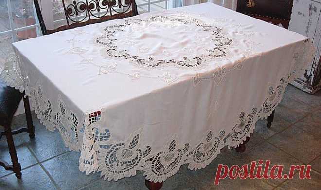 Скатерть с монограммой