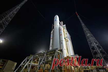 Европа просубсидирует запуски новейшей ракеты Ariane 6. Профильные министры входящих в Европейское космическое агентство (ЕКА) государств договорились просубсидировать запуски перспективной ракеты Ariane 6 на сумму от 290 до 340 миллионов евро. Об этом пишет французская газета Les Echos. К подобному решению чиновники пришли на встрече, которая прошла в Севилье.