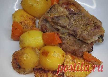 (5) Свинина (рёбрышки) с картошкой в духовке - пошаговый рецепт с фото. Автор рецепта Элла Дементьева ✓Амбассадор . - Cookpad