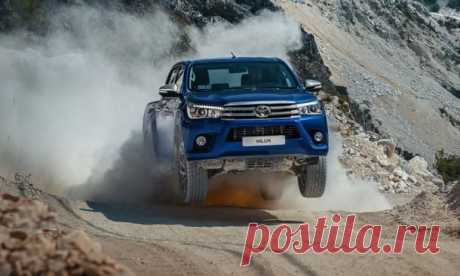 Toyota Hilux нового поколения «обошел» своих конкурентов