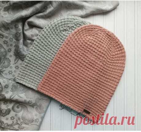 «ВАФЕЛЬНАЯ» ШАПОЧКА
Автор @asjaos_knitting

Пряжа Lana Gatto Super Soft ( у меня цвет 14393 "Розовое дерево")
Спицы круговые номер 3

На размер 54-56см набрать эластичным способом 104 п (+1 для соединения в круг)

Далее:
1 ряд 1лицевая, 1 изнаночная и т.д;
2 ряд все лицевые;
3 ряд все лицевые.
Повторять с 1 по 3 ряд.

Вязать до убавок в высоту 19-20 см,
затем разделить все петли на 4 сектора ,получается по 26 петель, поставить маркеры.

Убавки делать через ряд: перед марке...
