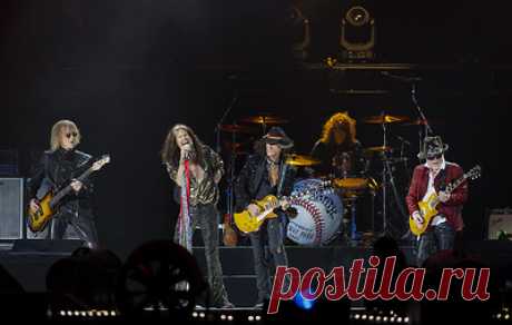 Американская рок-группа Aerosmith анонсировала прощальный тур. Гастроли начнутся 2 сентября 2023 года в США, а завершатся 26 января 2024 года в Канаде