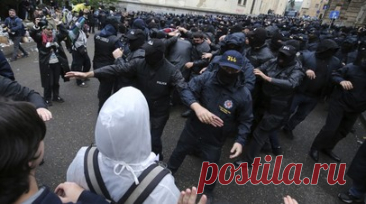 В Тбилиси задержали 20 участников акции протеста, среди них есть россиянин. В Тбилиси задержаны 20 участников акции протеста, сообщили в МВД Грузии. Читать далее