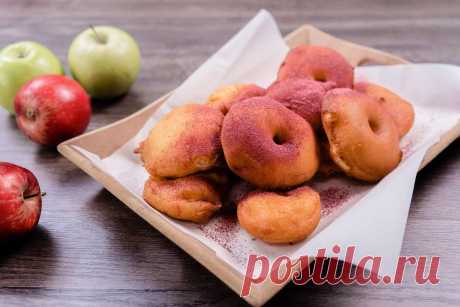 Рецепт яблочных пончиков с розовой пудрой Рецепт яблочных пончиков с розовой пудрой - новости на СТС