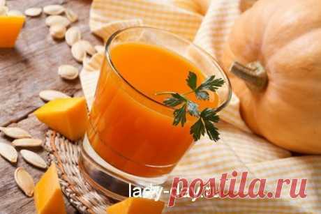 Тыква и апельсин — вот продукты, которые нужны и сенью, и зимой, чтобы хорошо себя чувствовать. В этом материале расскажем, как сделать тыквенный сок с апельсинами и закатать его в банки на зиму! Рецепт с пошаговым фото &gt; https://lady-day.ru/retsept-tyikvennogo-soka-s-apelsinami-na-zimu/