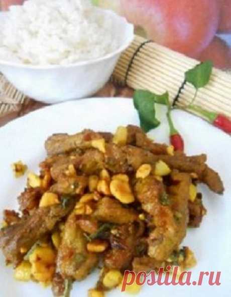 Мясо по-тайски Приготовление мяса по-тайски осложняется тем, что некоторые ингредиенты являются для большинства из нас настоящей экзотикой.Этот рецепт – под славянскую кухню.  Свинина (вырезка, карбонад, шейная част...