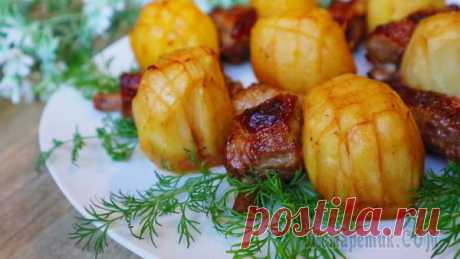 Бесподобный картофель с ребрышками в духовке под вкуснейшим соусом