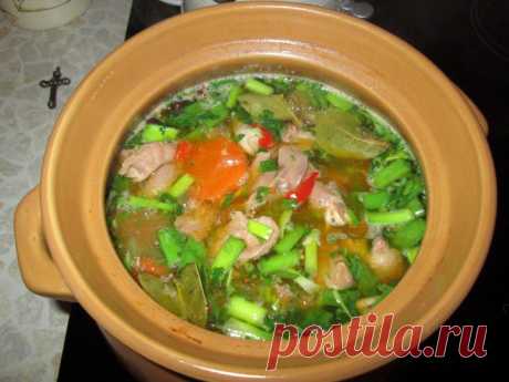Поппури из баранины и куриных потрошков с овощами, креатив | 



Получилась ароматная и питательная чака-вяка.

Дла рецепта взяла около 200 г баранины, по две госрти куриных желудков и сердечек, 4 большие морковки, 3 луковицы, один болгарский перец, 2 помидора, зелёный лук, петрушка, кориандр в зёрнах, соль, душистый перец, лавровый лист.