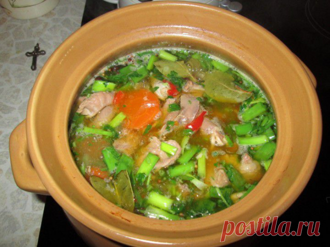 Поппури из баранины и куриных потрошков с овощами, креатив | 



Получилась ароматная и питательная чака-вяка.

Дла рецепта взяла около 200 г баранины, по две госрти куриных желудков и сердечек, 4 большие морковки, 3 луковицы, один болгарский перец, 2 помидора, зелёный лук, петрушка, кориандр в зёрнах, соль, душистый перец, лавровый лист.
