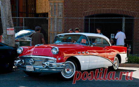 1956 Buick Special HT - white over red over white - fvl