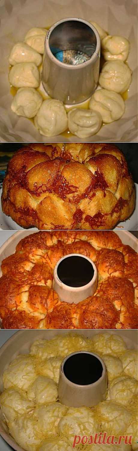 Обезьяний хлеб с сыром и чесноком. Его подача, вкус и аромат могут перевернуть ваше восприятие хлебной продукции, как таковой.