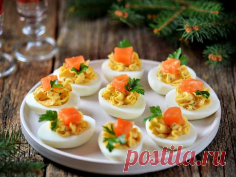 Фаршированные яйца с малосольным лососем — рецепт с фото пошагово