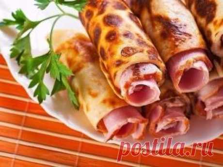 15 САМЫХ ВКУСНЫХ НАЧИНОК ДЛЯ БЛИНОВ 🍴
1. Блины с начинкой из яиц
Состав: 4 яйца, 50 гр. зеленого лука, 5-10 гр. укропа, соль.
Отварить 4 яйца. Натереть вареные яйца на терку. Обжарить зеленый лук 50 гр. Укроп 5-10 гр. Соль по вкусу.
2. Творожная начинка в блины
Состав: Творог 500 гр., 1 желток яйца, 2 столовые ложки сахара, 50 гр. изюма.
Берем творог, добавляем в него один желток, сахар, перетираем все с творогом.
В получившуюся массу добавляем изюм. Предварительно замоченный в
кипятке.
3. К
