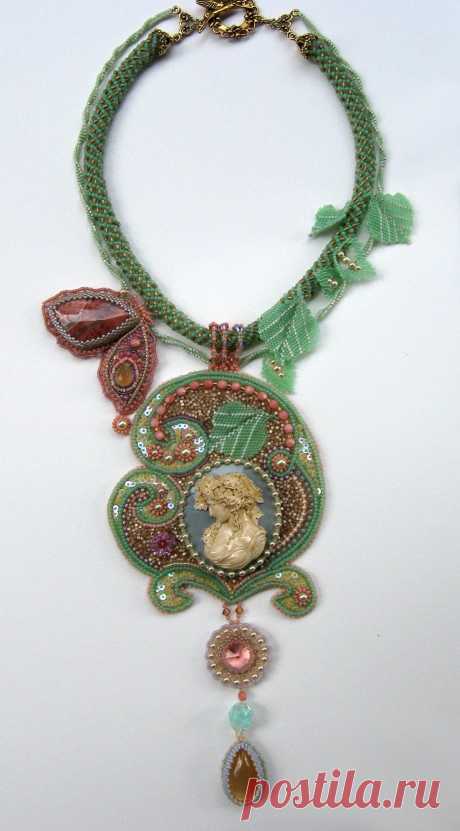 Fashion Coloworks 2015 Beading Contest :: Display Entry