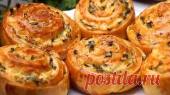 Вкусняшка для перекуса на каждый день: просто, вкусно и быстро Завитушки с сыром и чесноком, приготовленные из сдобного дрожжевого теста – это вкусняшка для перекуса на каждый день.