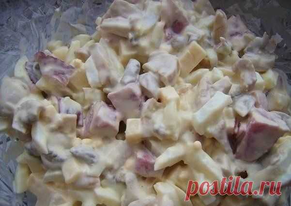 Cook Good - лучшие рецепты
Салат "Купеческий"

Ингредиенты:
отварная говядина
яйца
маринованный лук
маринованные грибы
твёрдый сыр
майонез