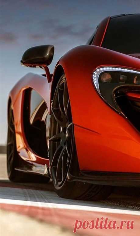 McLaren P1