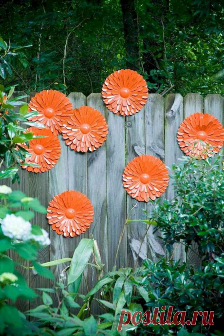 40 Unique Garden Fence Decoration Ideas (9) - CoachDecor.com