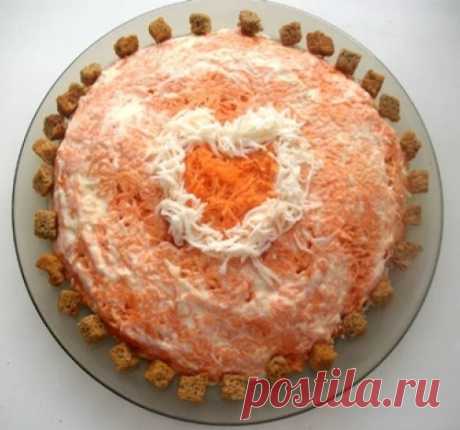 Салат со шпротами и сухариками