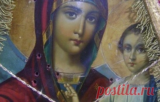 _____К БОГОРОДИЦЕ!_____(песнь)
Богородице, Богородице, Матерь Света, Любви и Добра,
Ты Надежда моя - Богородица и чудесных прозрений пора.
Богородице, Богородице, как люблю я Тебя всей душой,
Ты- звезда моя, Ты- заря моя, Ты - луч света в жизни земной.
И Донская - Ты, и Казанская, и Ахтырская, все со мной,
Ты - Владимирская, Валаамская и Державная над страной.
Всех Скорбящих Радость Небесная,
Всех погибших взыскание вновь.
И Невеста Ты, Неневестная и печаль моя и любовь.
И...