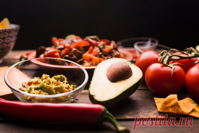 Остро, ярко и вкусно: лучшие рецепты мексиканской кухни для вашего стола. Остро, ярко и вкусно: лучшие рецепты мексиканской кухни для вашего столаСегодня приглашаем в удивительное путешествие по миру мексиканской кухни. Если вы еще не знакомы с неповторимыми ароматами, вкусами и традициями, то приготовьтесь к настоящему празднику для желудка и души. Мексиканская кухня – это многообразие вкусов, ароматов и текстур, которые удивят даже самого искушенного кулинарного эксперта. И главное – эти…