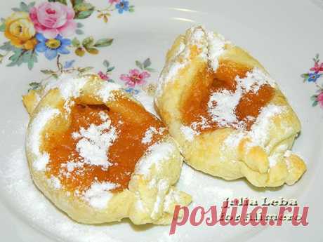 Открытые слойки с нежной начинкой